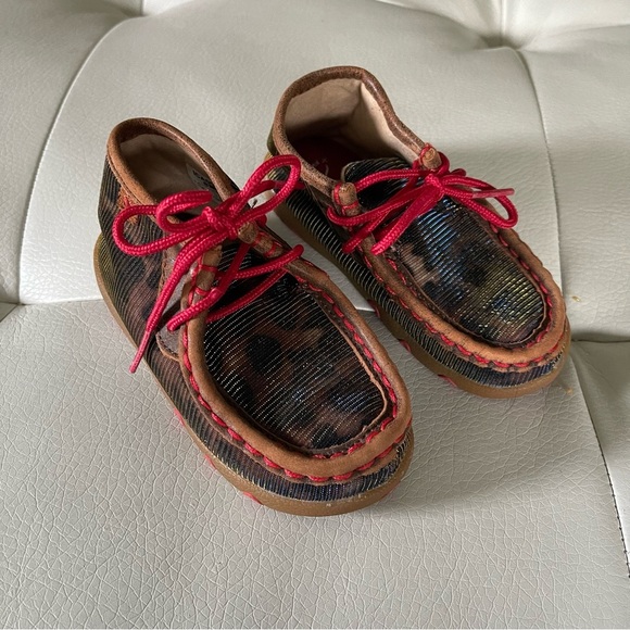 Twisted X toddler shoes size 8 shiny leopard print only worn for pictures - Picture 1 of 10